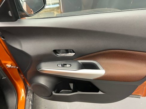 Used 2020 Nissan Kicks SR image 47