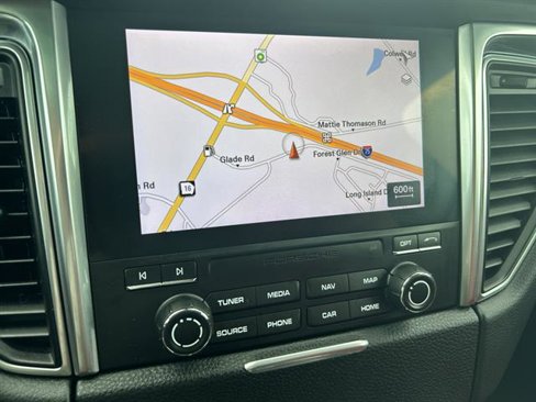 Used 2018 Porsche Macan S image 18
