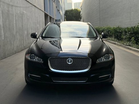 Used 2011 Jaguar XJ image 3