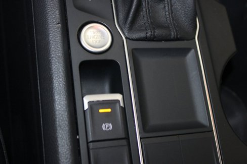 Used 2020 Volkswagen Atlas SE w/ Panoramic Sunroof Package image 24
