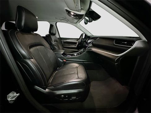 Certified 2022 Jeep Grand Cherokee Limited w/ Luxury Tech Group II image 22