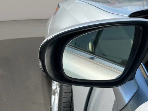 Used 2013 Lexus ES 300h w/ Luxury Pkg image 34