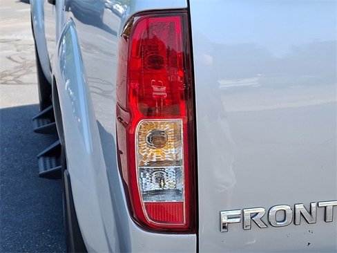 Used 2019 Nissan Frontier SV image 11