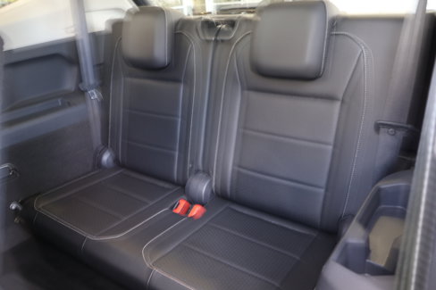 Used 2021 Volkswagen Tiguan SE image 16