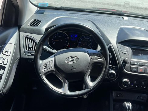 Used 2015 Hyundai Tucson SE image 14