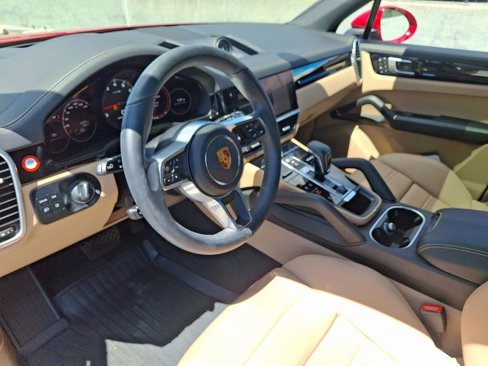 Certified 2022 Porsche Cayenne image 4