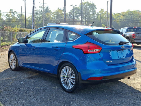 Used 2015 Ford Focus Titanium w/ Titanium Technology Package image 4