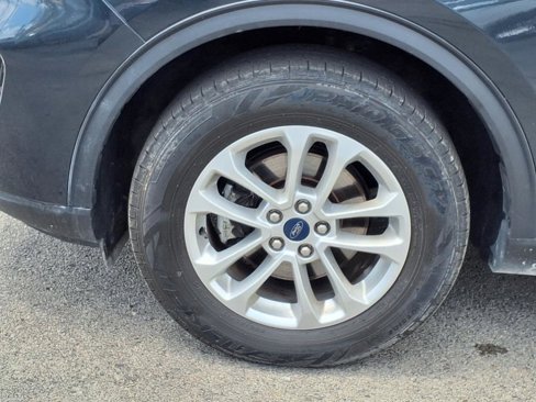 Used 2022 Ford Escape SE w/ Cold Weather Package image 8