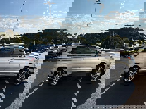 Certified 2016 Ford Edge SEL image 5