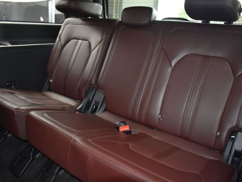Used 2023 Ford Expedition Limited image 17