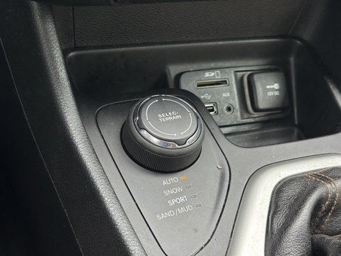Used 2016 Jeep Cherokee Limited w/ Trailer Tow Group image 6