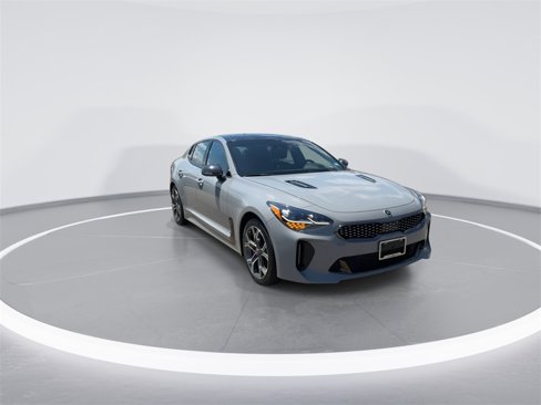 Used 2019 Kia Stinger GT2 image 2