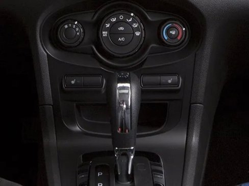 Used 2013 Ford Fiesta SE image 10