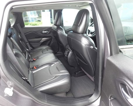 Used 2020 Jeep Cherokee Limited image 27