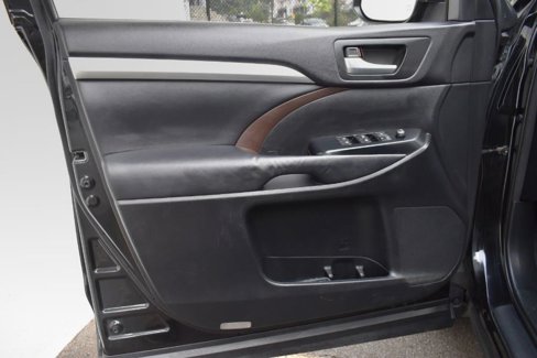Used 2014 Toyota Highlander XLE image 37