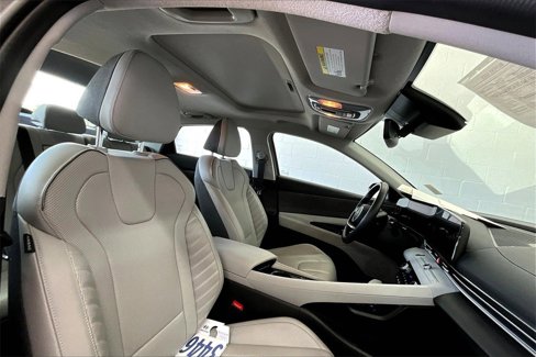 Used 2024 Hyundai Elantra Limited image 22