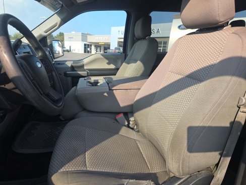 Used 2015 Ford F150 XLT image 9