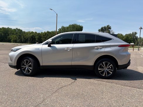 Used 2021 Toyota Venza LE w/ Carpet Mat Package (TMS) image 8