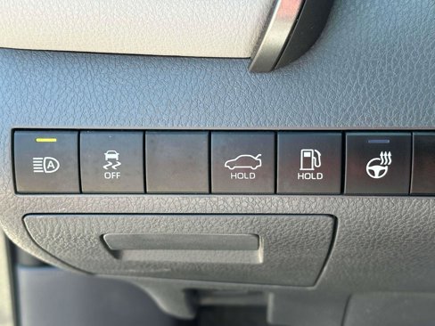 Used 2021 Toyota Camry XLE image 21