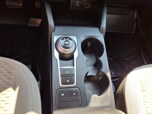 Used 2022 Ford Escape SE image 16