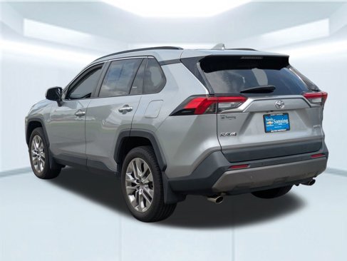 Used 2019 Toyota RAV4 Limited image 4