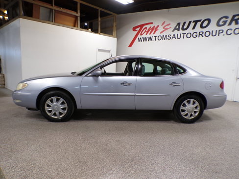 Used 2005 Buick LaCrosse CX image 2