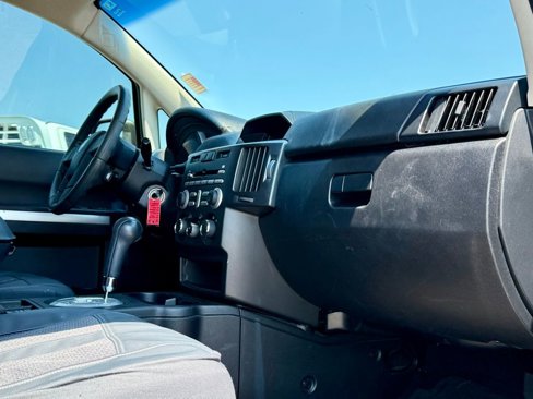 Used 2011 Mitsubishi Endeavor LS image 17