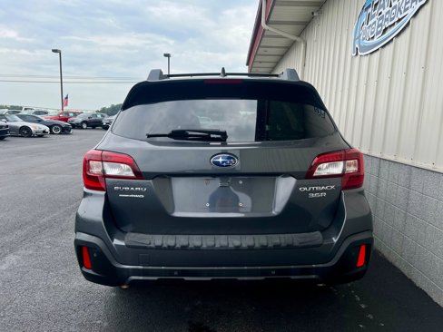 Used 2018 Subaru Outback 3.6R Limited image 4