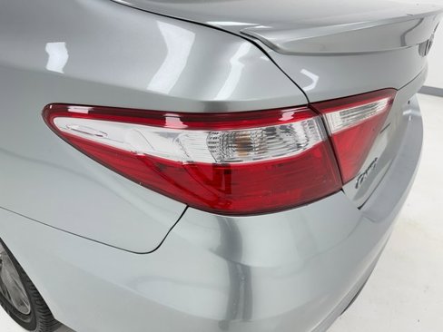 Used 2017 Toyota Camry SE image 13