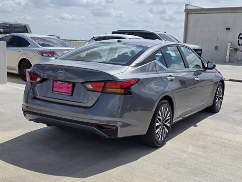 Used 2024 Nissan Altima 2.5 SV image 6