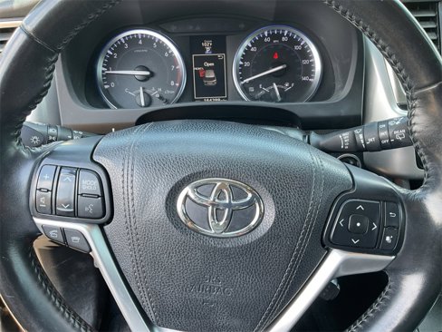 Used 2016 Toyota Highlander XLE image 15