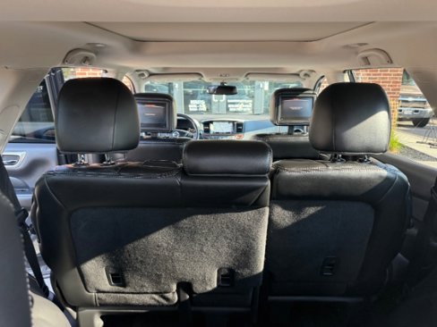 Used 2017 Nissan Pathfinder Platinum image 13