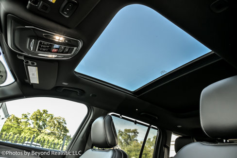 Used 2024 Jeep Grand Cherokee Limited w/ Luxury Tech Group II image 28