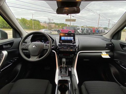 New 2024 Mitsubishi Eclipse Cross LE image 9