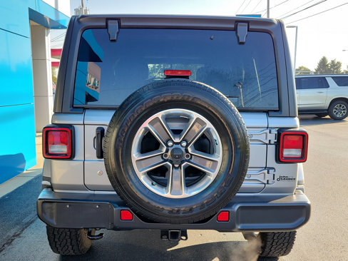 Used 2019 Jeep Wrangler Unlimited Sahara image 5