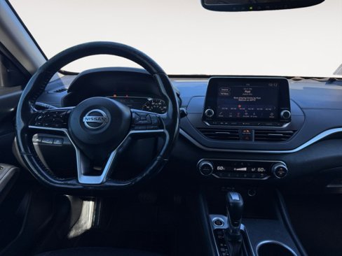Used 2019 Nissan Altima 2.5 SV image 10