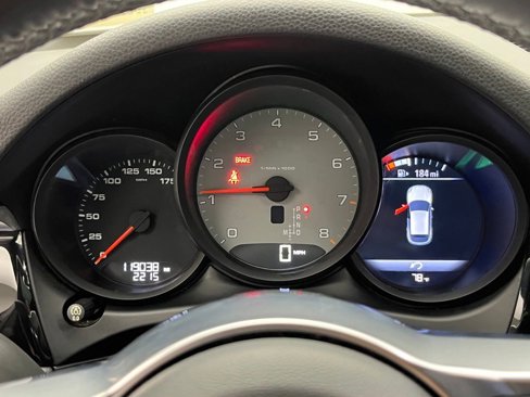 Used 2018 Porsche Macan S image 11