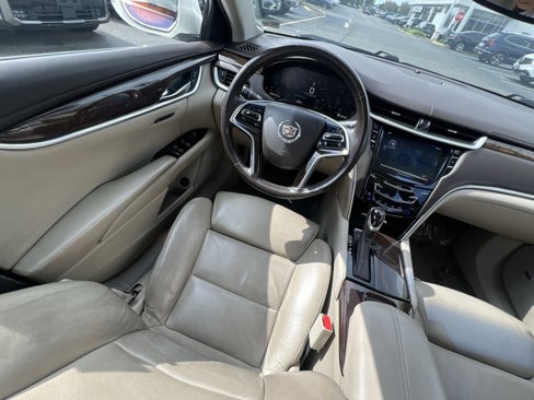 Used 2013 Cadillac XTS Premium image 4