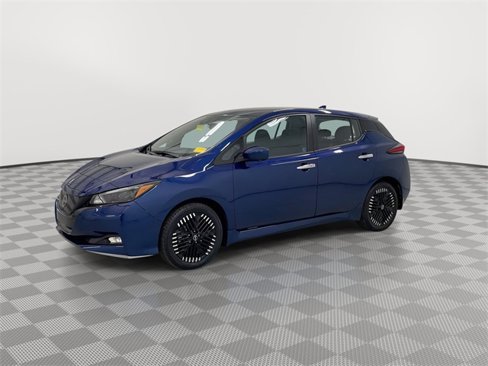 Certified 2024 Nissan Leaf SV Plus image 4