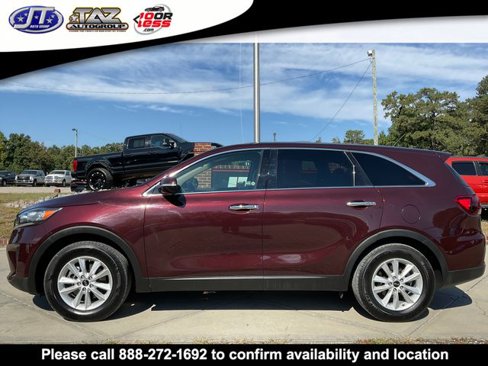 Used 2019 Kia Sorento LX image 4