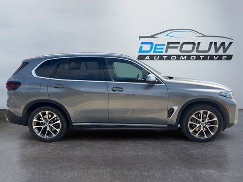 Used 2024 BMW X5 xDrive40i w/ Premium Package image 13