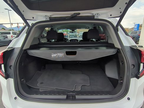 Used 2023 GMC Terrain SLE w/ Driver Convenience Package image 31