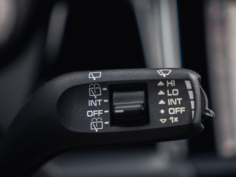 Certified 2025 Porsche Macan image 49
