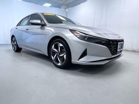 Used 2023 Hyundai Elantra SEL w/ Convenience Package image 1