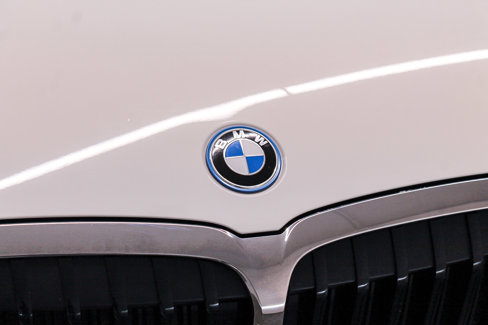 Certified 2022 BMW 330e w/ Convenience Package image 9
