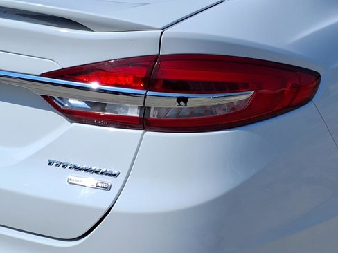 Used 2018 Ford Fusion Titanium image 11