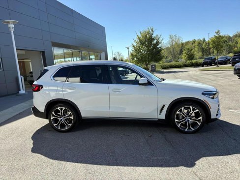 Used 2021 BMW X5 xDrive40i w/ Premium Package image 8