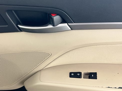 Used 2018 Hyundai Elantra SEL image 30
