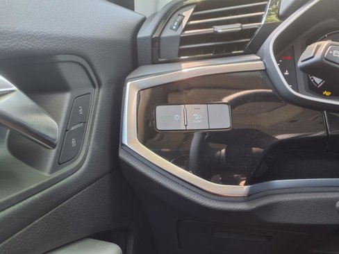 New 2025 Audi Q3 2.0T Premium image 18