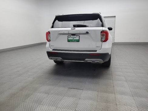 Used 2020 Ford Explorer XLT w/ Equipment Group 202A image 7